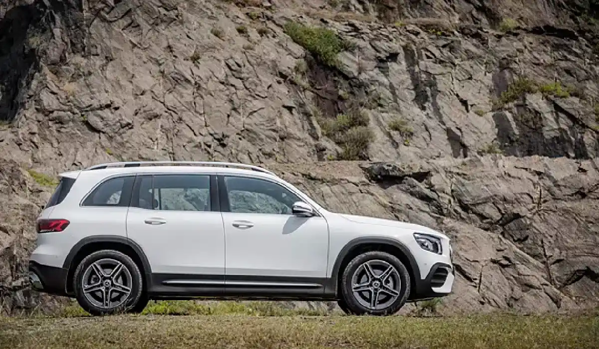 Mercedes-Benz - GLB 220d Progressive Line - Luxury SUV Car Rentals - Preowned SUV Car - Exclusive Concierge Club.webp